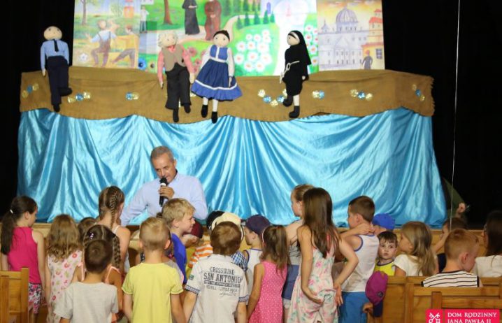 spektakl jak karolek został papieżem - dla dzieci,publiczność