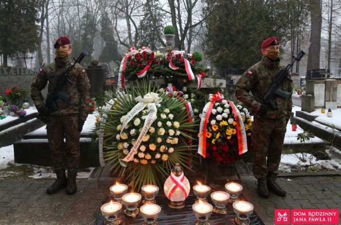 Grób rodzinny Wojtyłów i Kaczorowskich